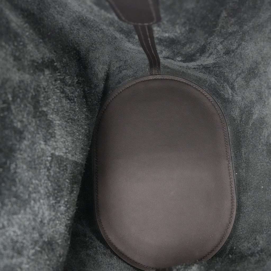 Hermès In The Loop 23 Black Leather Good - Model View