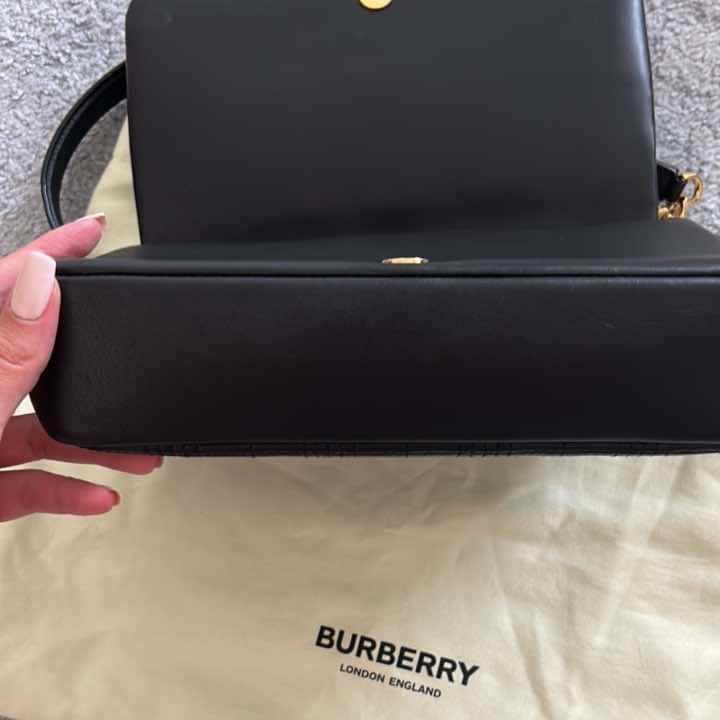 Burberry Lola Black Leather Gold Very good - Model View
