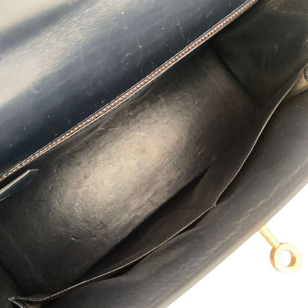 Hermès Kelly 28 Midnight Blue Navy Leather Good condition - Model View