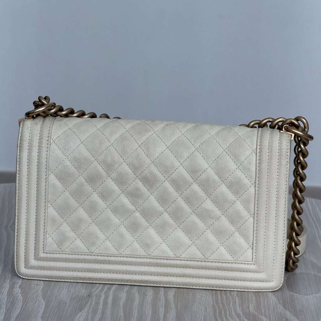 Chanel Small Boy Bag White Leather Good condition - Back View