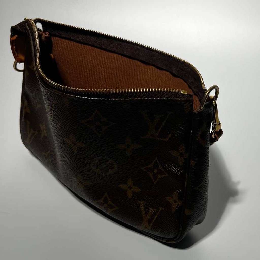 Louis Vuitton Pochette Accessoires Grey Canvas Leather Fair - Inside View