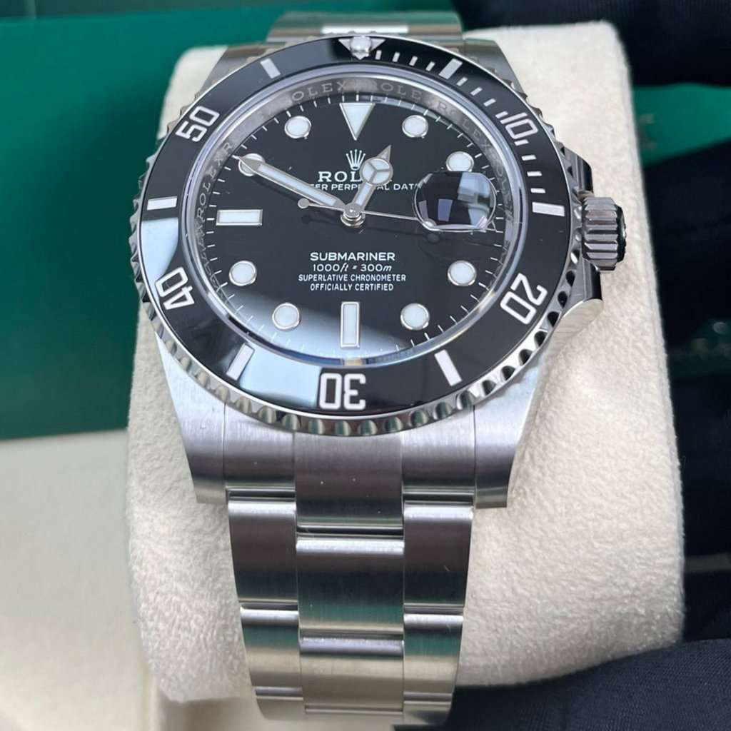 Rolex Submariner 41mm Black Never worn - Box View