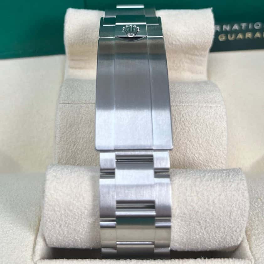 Rolex Submariner 41mm Black Never worn - Model View