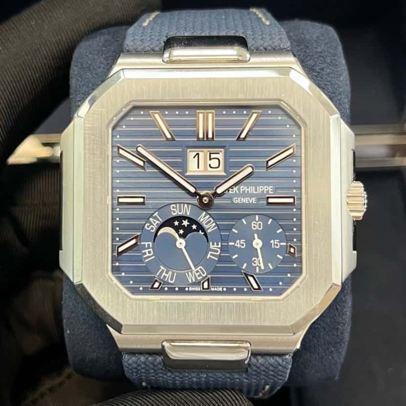 Patek Philippe Cubitus Platinum Case Sunburst Blue Dial 5822P-001 45mm Blue Never worn - Back View