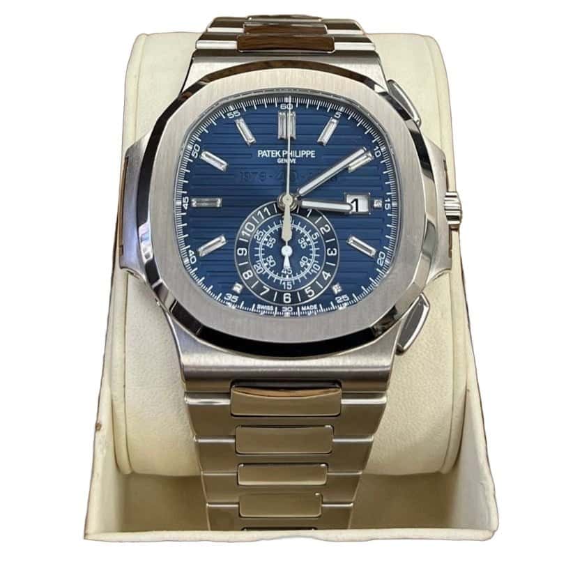 Patek Philippe Nautilus 44mm Blue Never worn - Front View