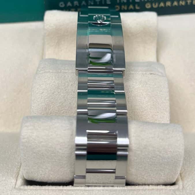 Rolex Daytona 40mm White Never worn - Model View