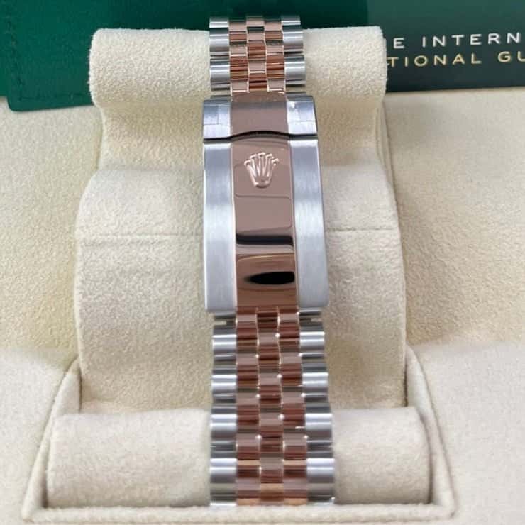 Rolex Datejust 41 Pink Never worn - Model View
