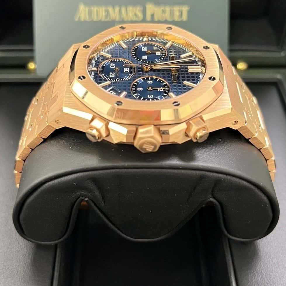 Audemars Piguet Royal Oak Chronograph 41mm Blue Never worn - Inside View