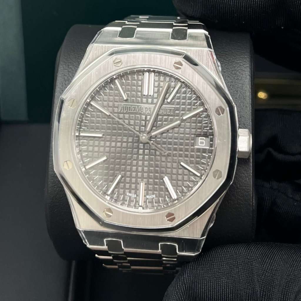 Audemars Piguet Royal Oak Selfwinding 41mm Grey Never worn - Model View