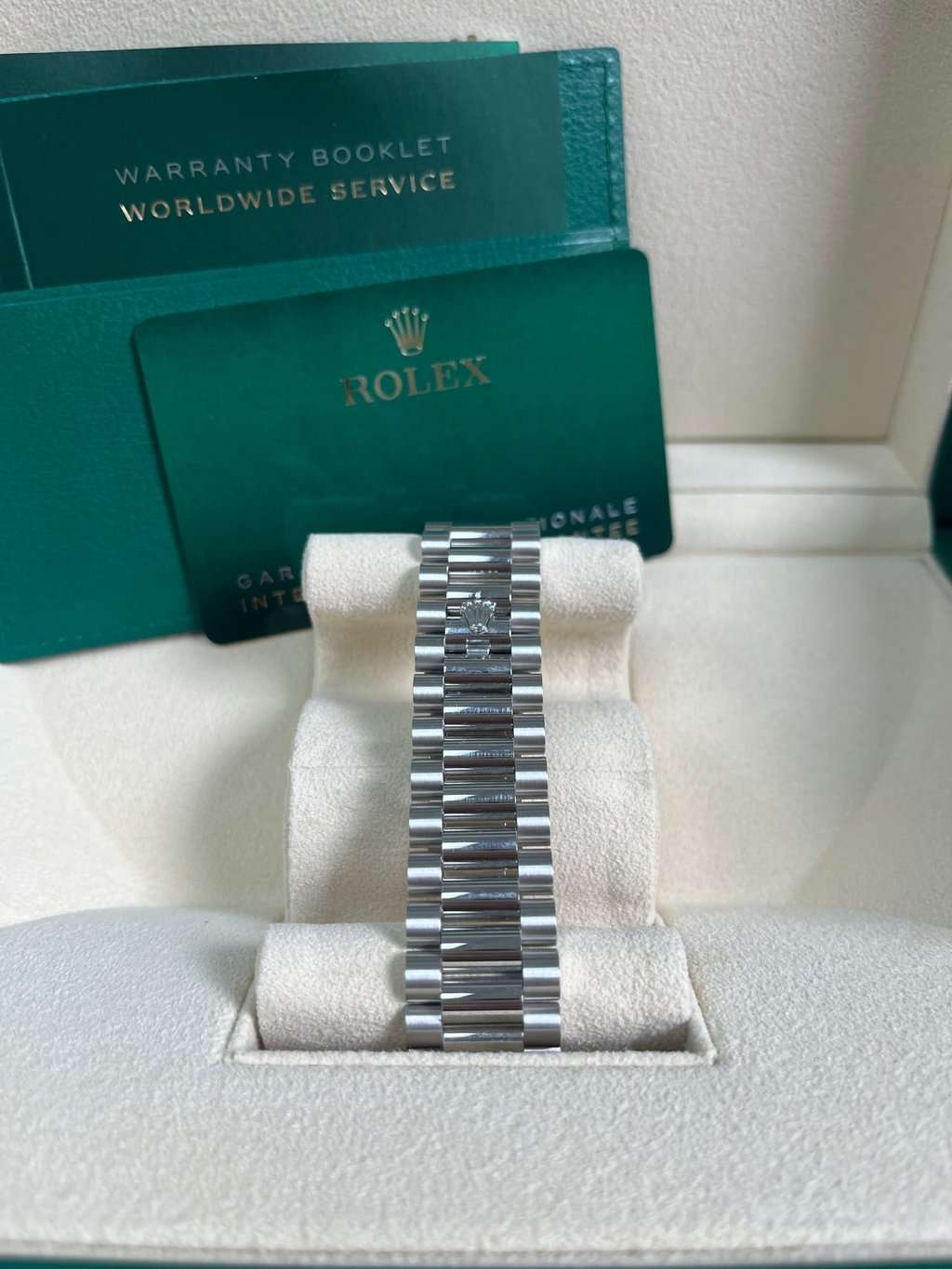 Rolex Day-Date 40 Silver Never worn - Box View