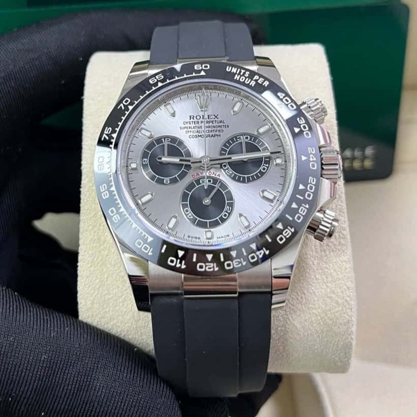 Rolex Daytona 40mm Black Never worn - Model View