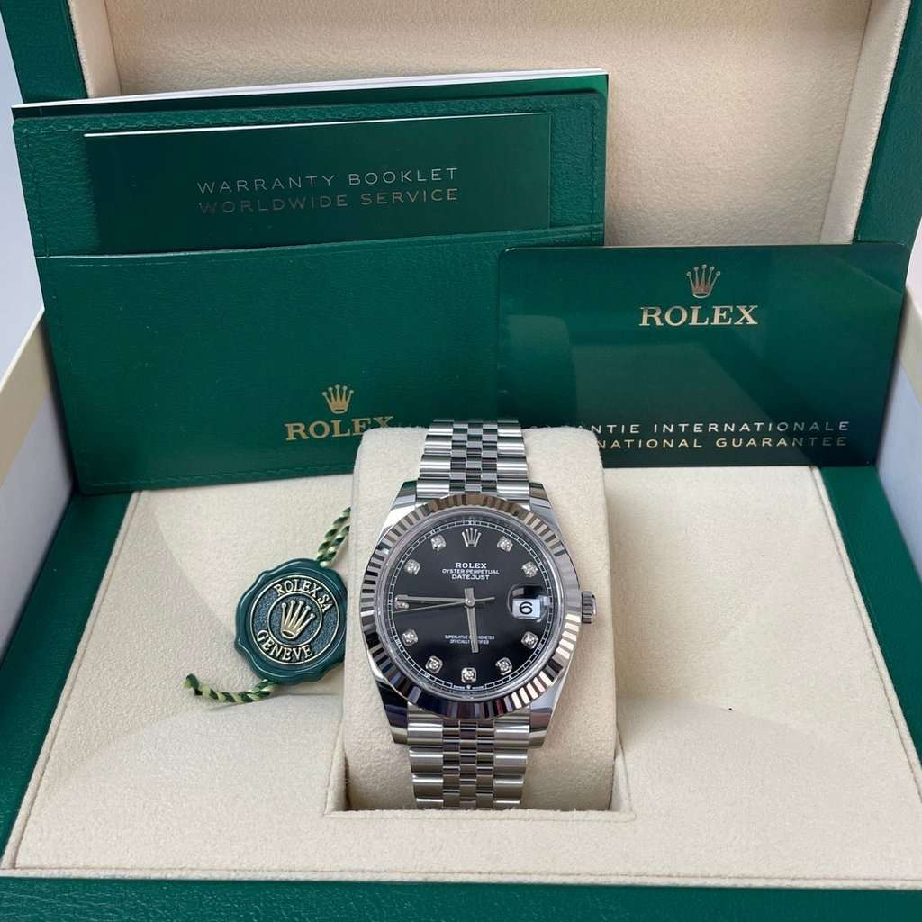 Rolex Datejust 41 Silver Never worn - Model View
