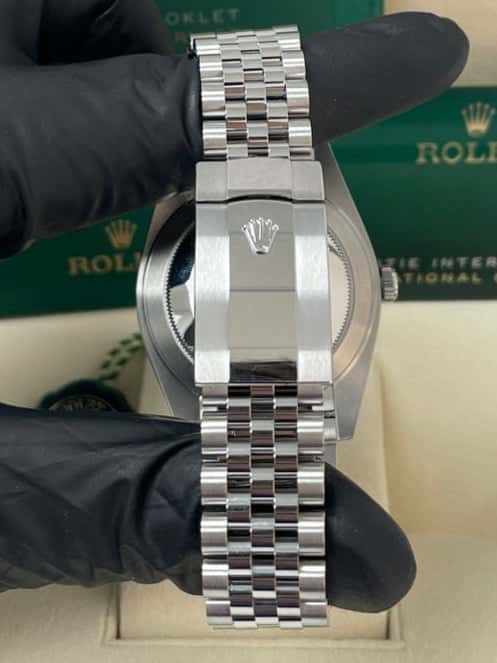 Rolex Datejust 41 Silver Never worn - Inside View