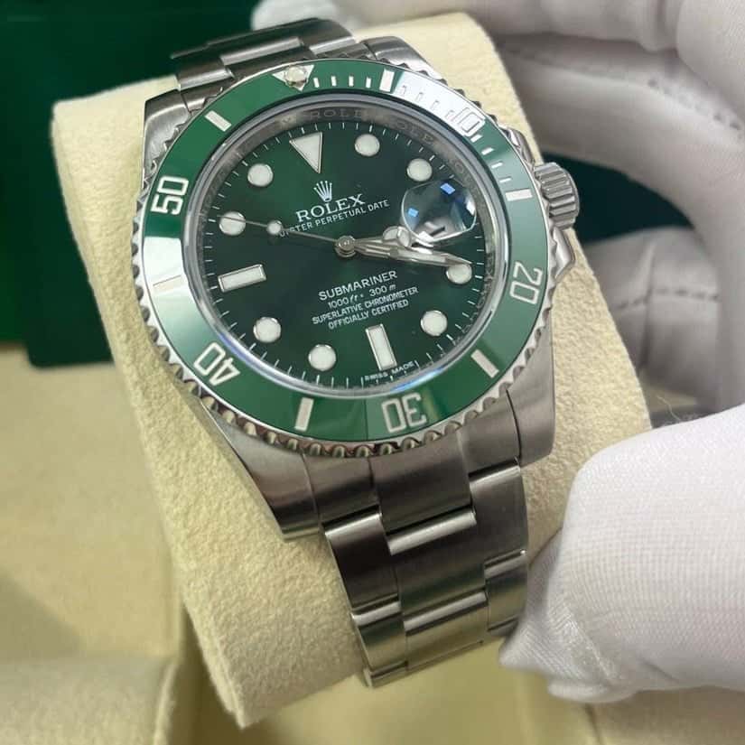 Rolex Submariner 40mm Green Never worn - Box View