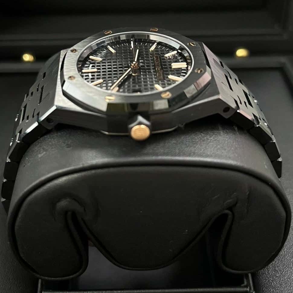 Audemars Piguet Royal Oak Selfwinding 34mm Black Never worn - Inside View