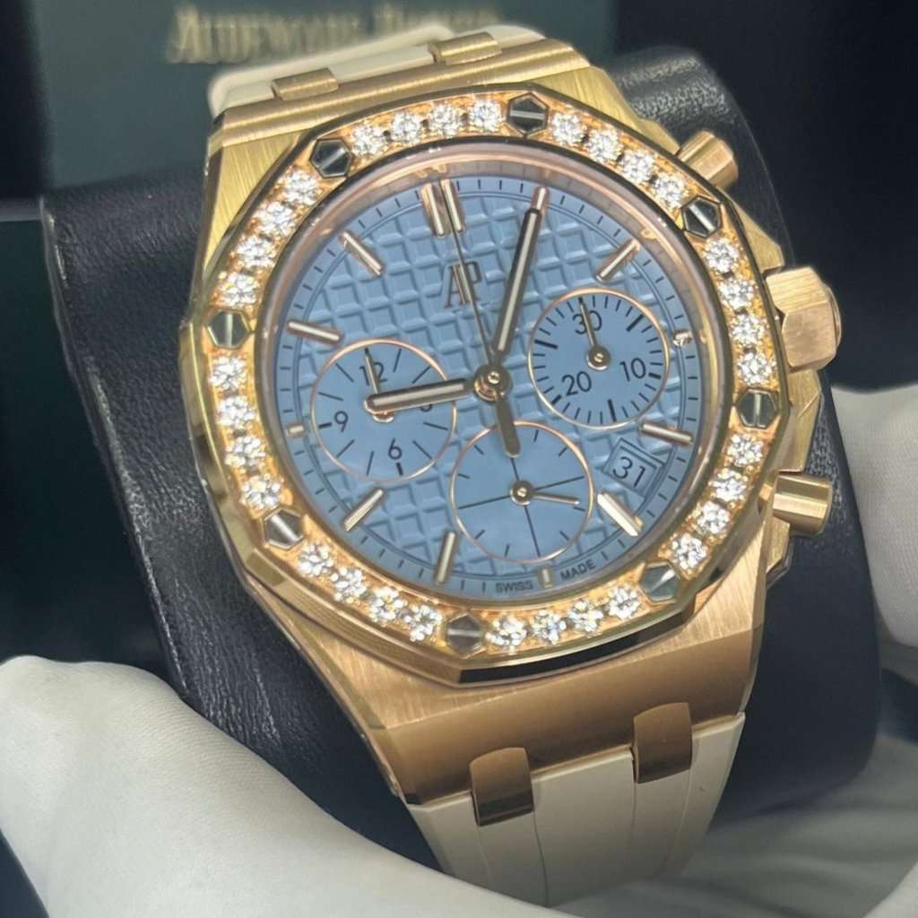 Audemars Piguet Royal Oak Offshore 37mm MultiColor Never worn - Box View