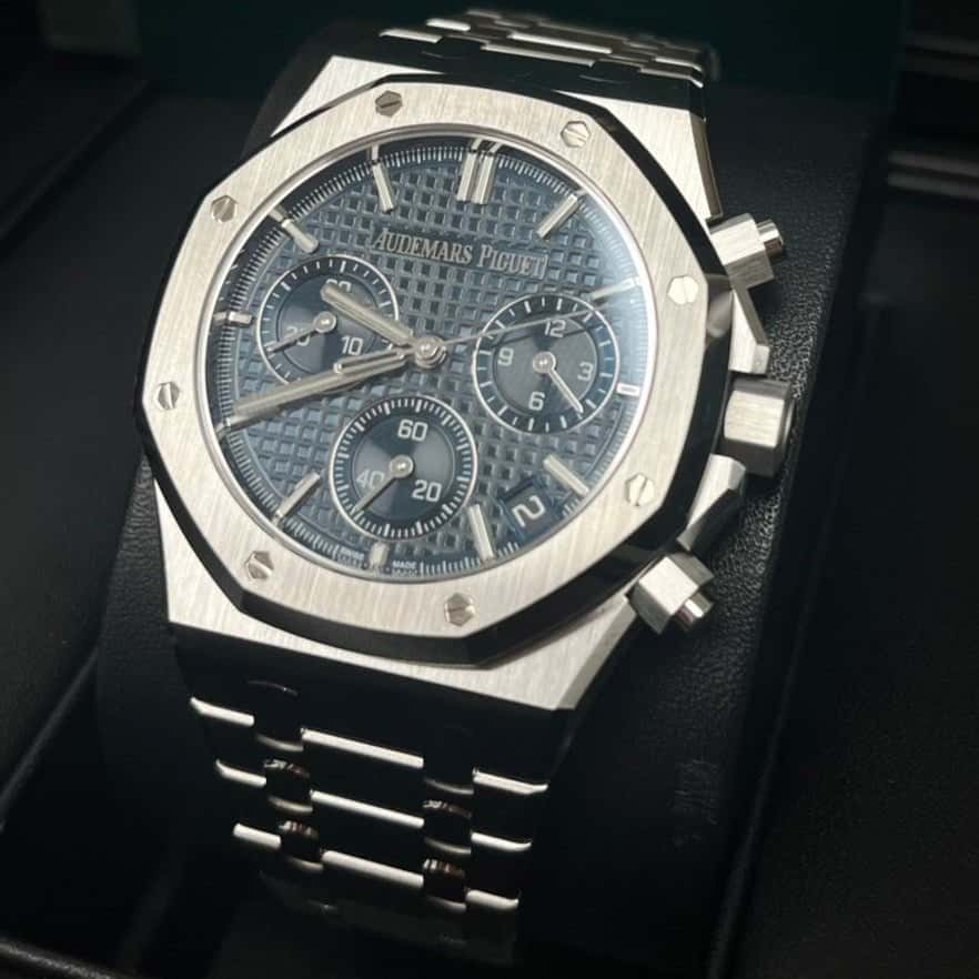 Audemars Piguet Royal Oak Chronograph 41mm Blue Never worn - Inside View