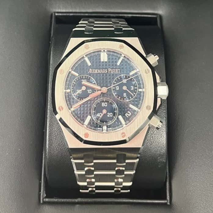 Audemars Piguet Royal Oak Chronograph 41mm Blue Never worn - Model View