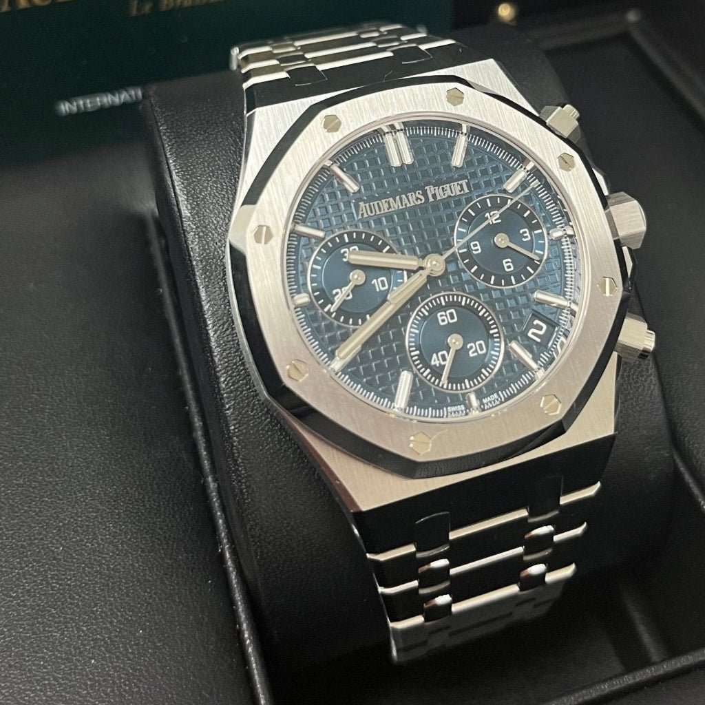 Audemars Piguet Royal Oak Chronograph 41mm Blue Never worn - Back View