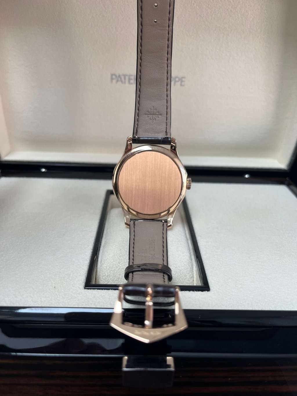 Patek Philippe Calatrava 39mm Red Never worn - Model View