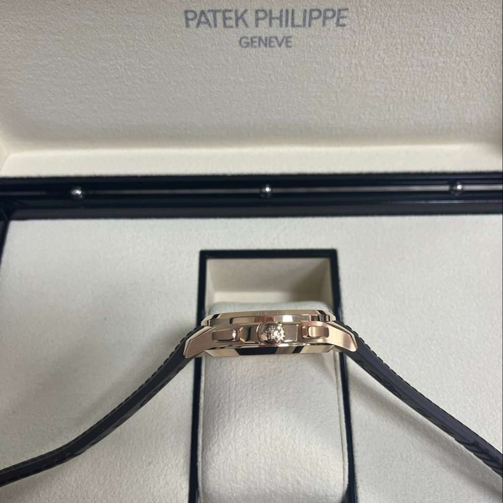 Patek Philippe Aquanaut Chronograph 42mm MultiColor Never worn - Inside View