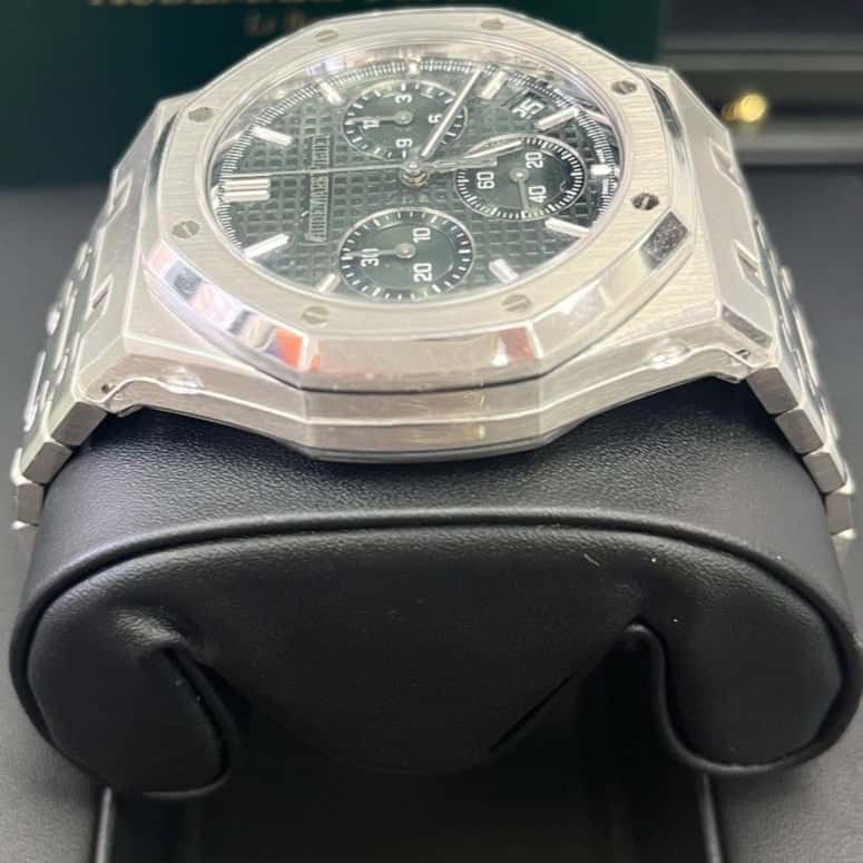 Audemars Piguet ROYAL OAK SELFWINDING CHRONOGRAPH 41mm Green Never worn - Model View