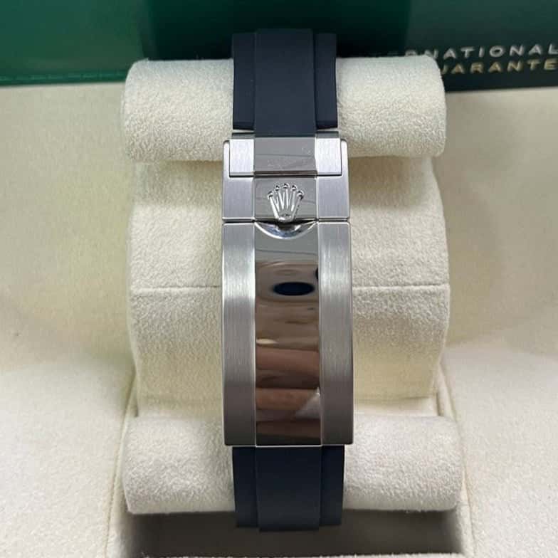 Rolex Daytona 40mm Silver Never worn - Inside View