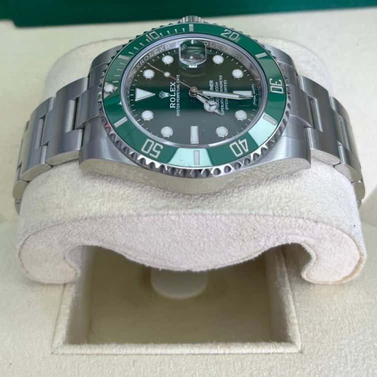 Rolex Submariner 40mm Green Never worn - Inside View