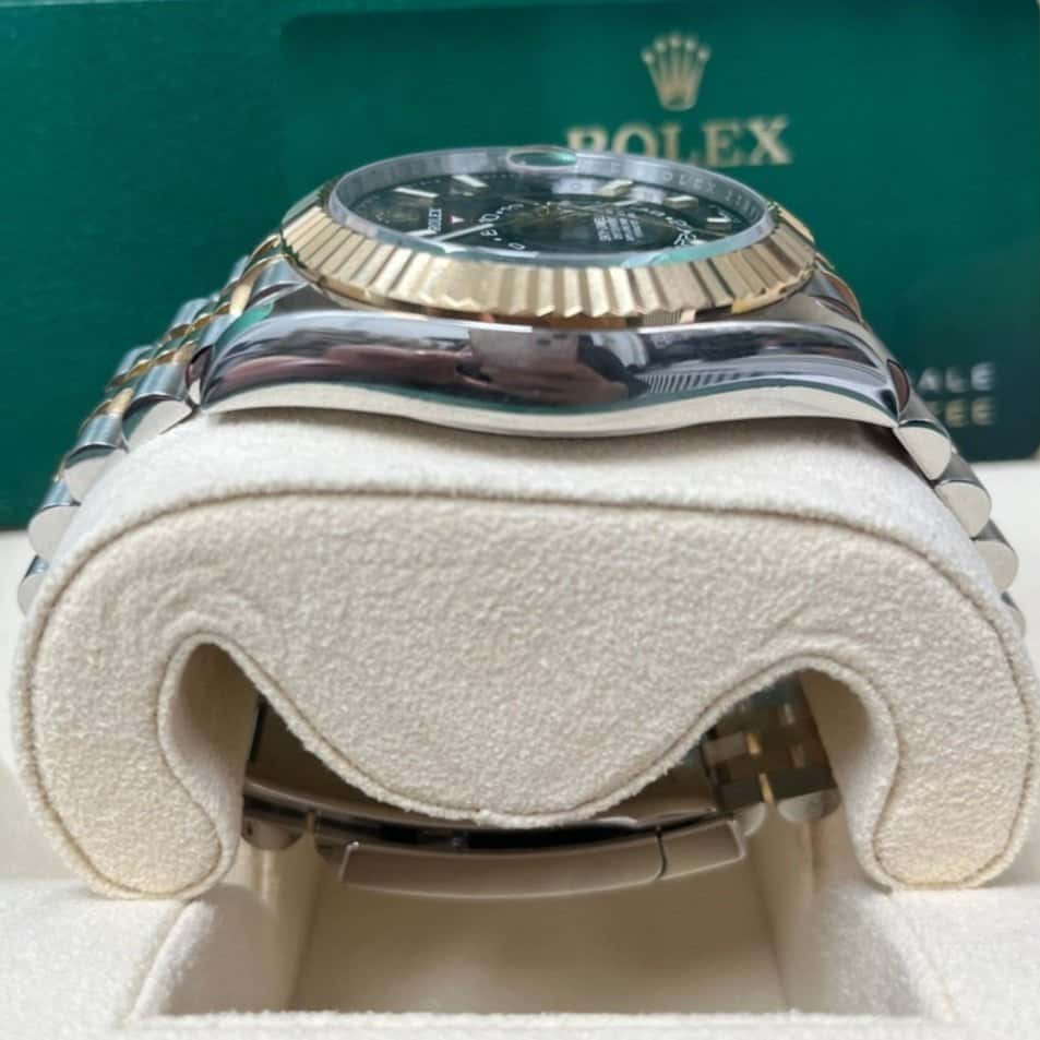 Rolex Yellow Rolesor Sky-Dweller Watch - Black Index Dial - Jubilee Bracelet 42mm Black Never worn - Back View