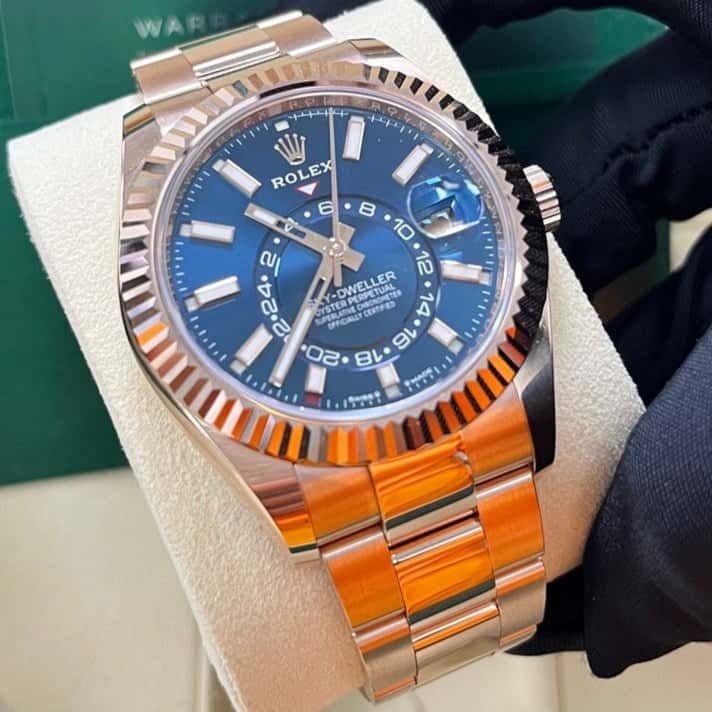 Rolex Sky-Dweller 42mm Blue Never worn - Model View