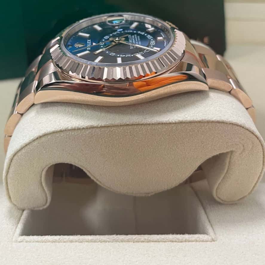 Rolex Sky-Dweller 42mm Blue Never worn - Back View