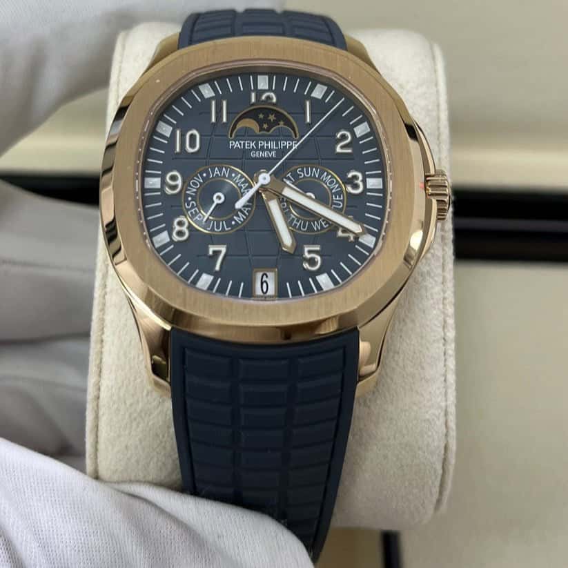 Patek Philippe Aquanaut 40mm Pink Never worn - Inside View