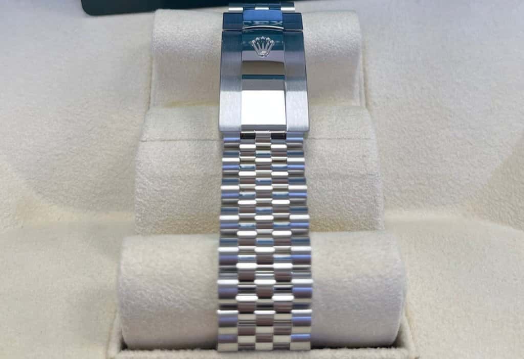 Rolex Datejust 41 Green Never worn - Model View
