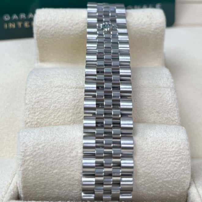 Rolex Datejust 31 Silver Never worn - Model View