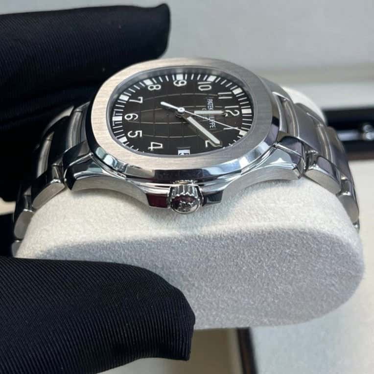 Patek Philippe Aquanaut 40mm Black Never worn - Inside View