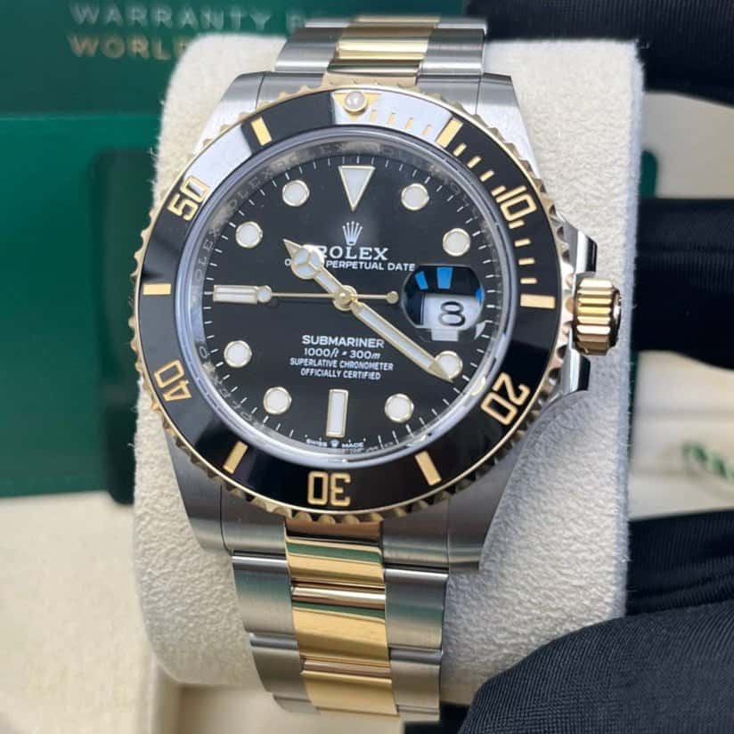 Rolex Submariner 41mm Black Never worn - Box View
