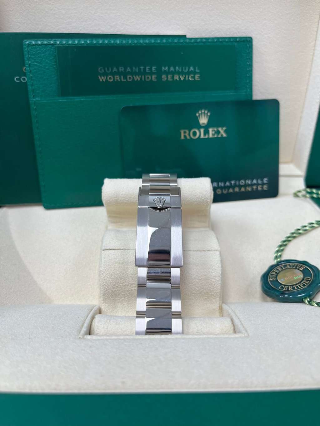 Rolex Daytona 40mm Silver Never worn - Model View