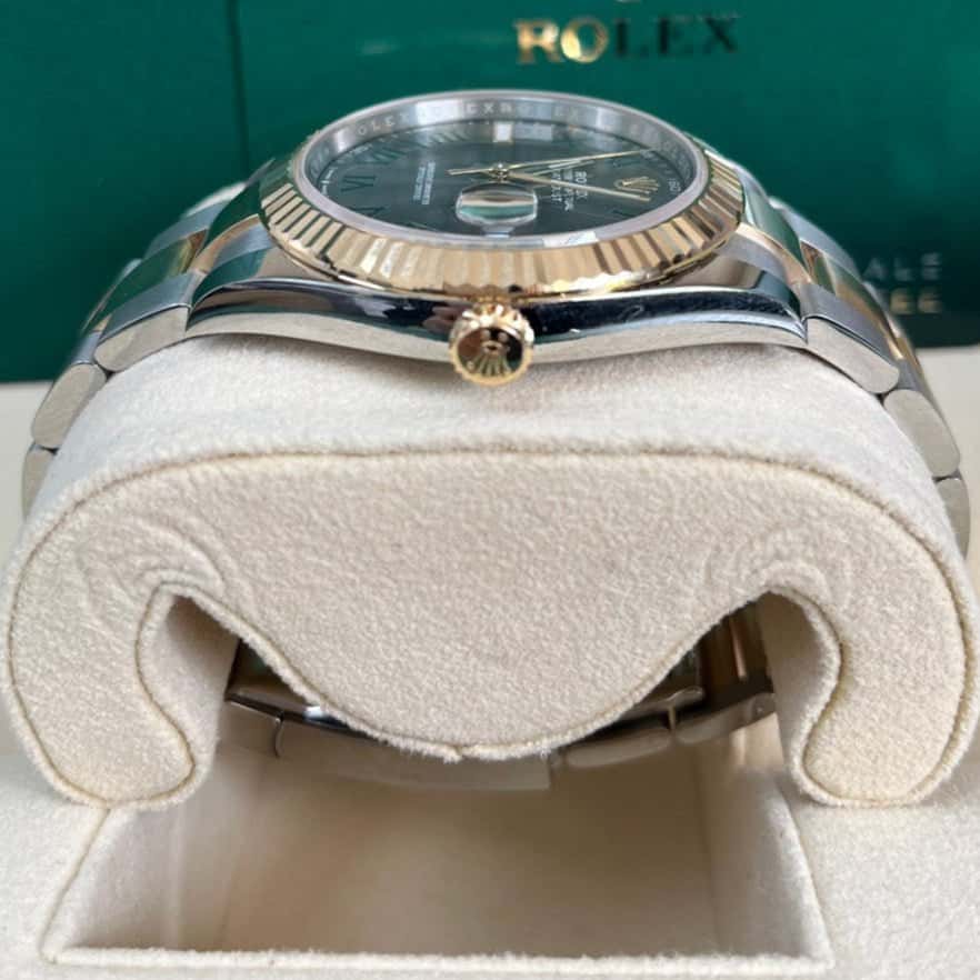 Rolex Datejust 41 Gold Never worn - Back View