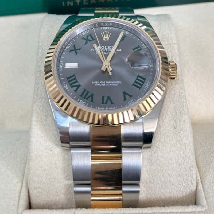 Rolex Datejust 41 Gold Never worn - Inside View