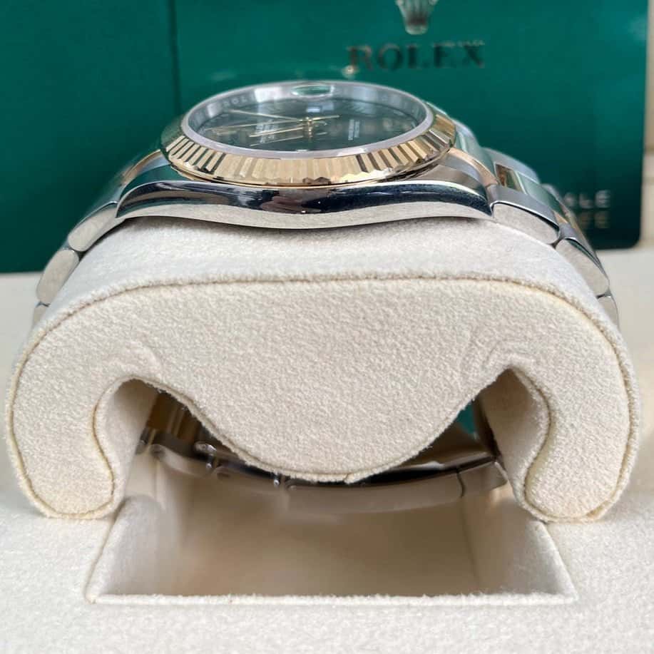 Rolex Datejust 41 Gold Never worn - Model View