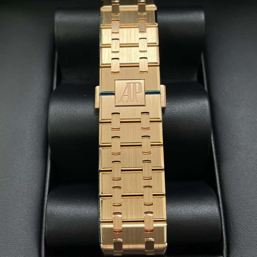 Audemars Piguet Royal Oak 41mm Pink Never worn - Model View