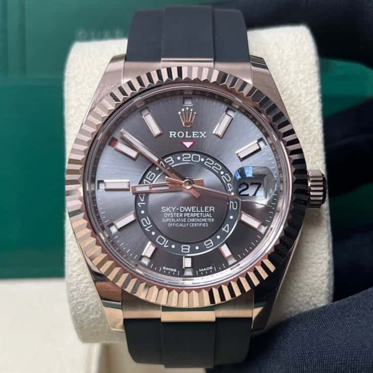 Rolex Sky-Dweller 42mm Pink Never worn - Inside View
