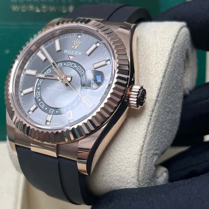 Rolex Sky-Dweller 42mm Pink Never worn - Model View