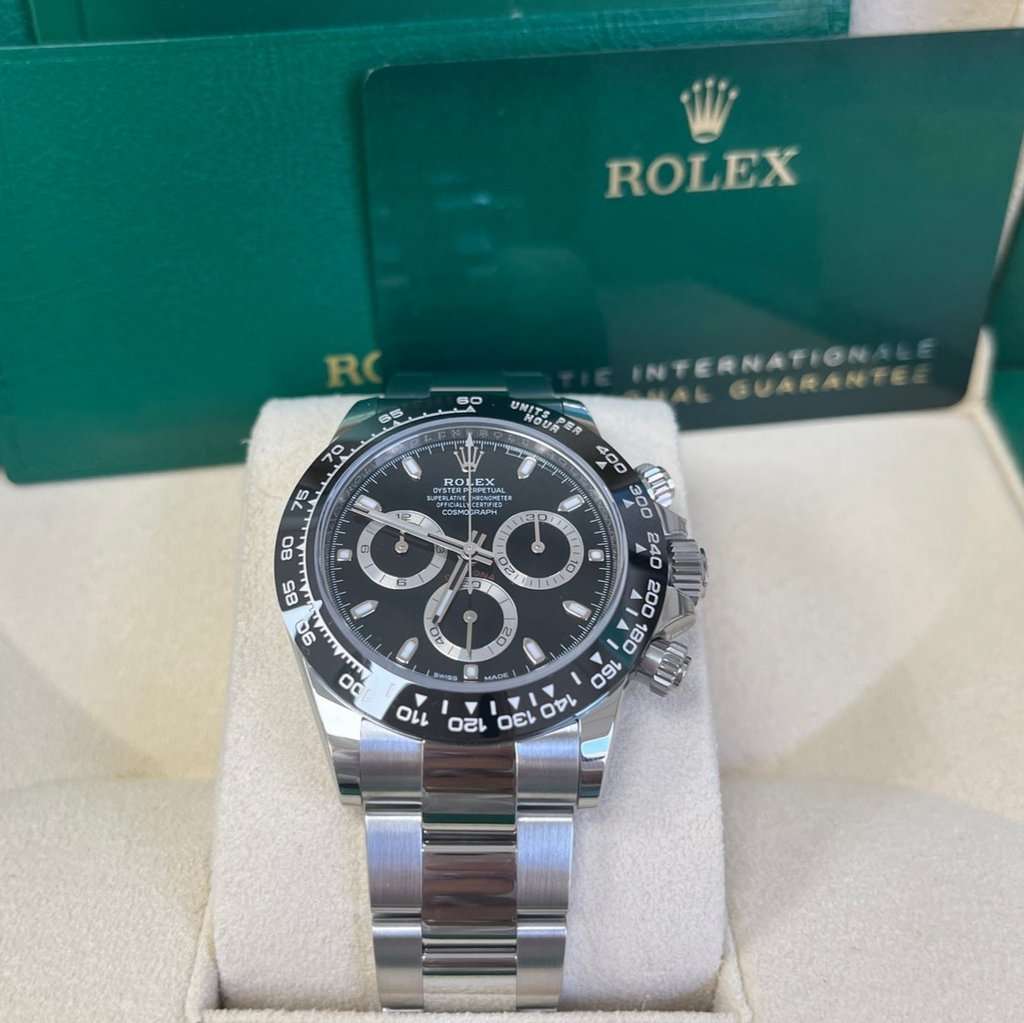 Rolex Daytona 40mm Black Never worn - Model View