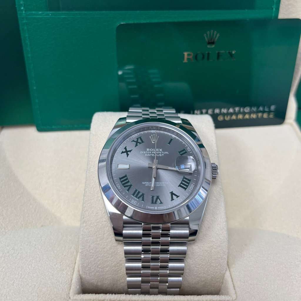 Rolex Datejust 41 Green Never worn - Model View