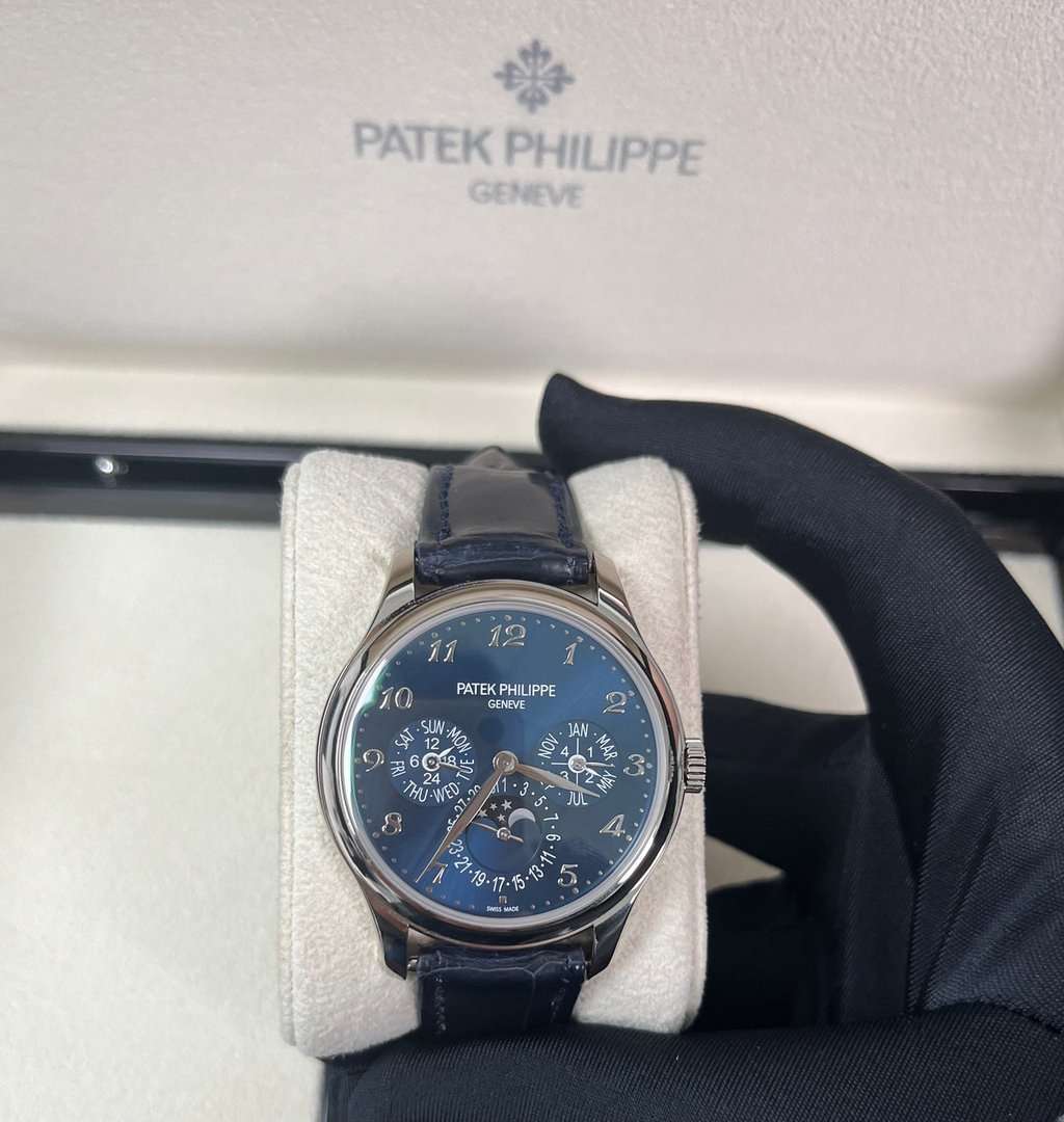 Patek Philippe Grand Complications 39mm Blue Never worn - Model View