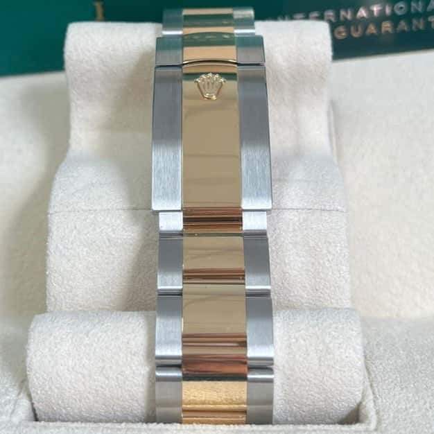 Rolex Sky-Dweller 42mm White Never worn - Inside View