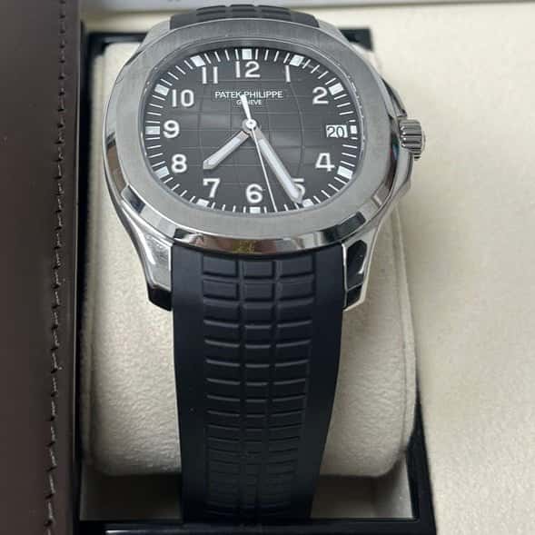 Patek Philippe Aquanaut 40mm Black Never worn - Back View