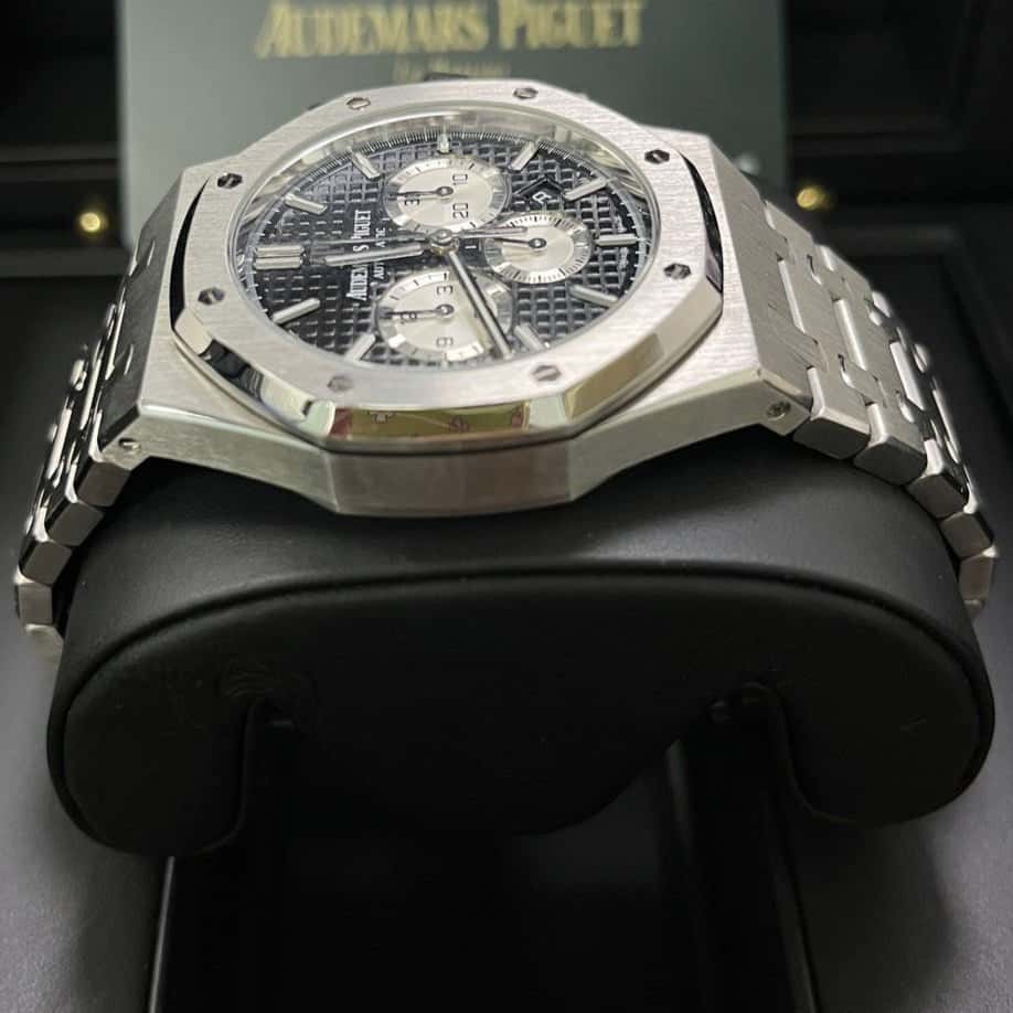 Audemars Piguet Royal Oak Selfwinding Chronograph 41mm Black Never worn - Inside View