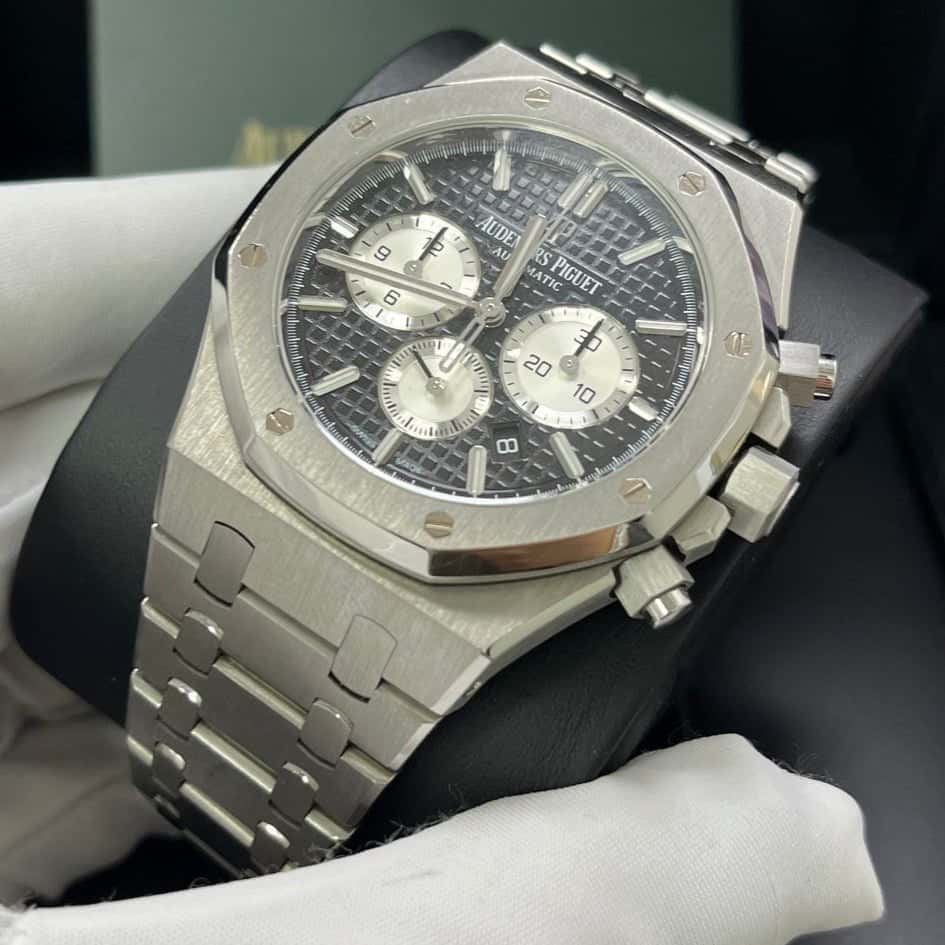 Audemars Piguet Royal Oak Selfwinding Chronograph 41mm Black Never worn - Box View